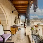 Hotel Cratus Stone Palace Göreme