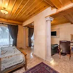 Cratus Stone Palace Ξενοδοχείο 5*