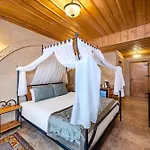 Hotel Cratus Stone Palace 5*