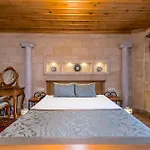 Cratus Stone Palace Ξενοδοχείο 5*