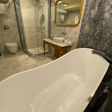 Cratus Stone Palace ギョレメ