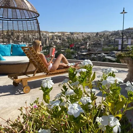 Cratus Stone Palace Гореме