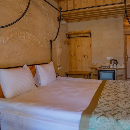 Cratus Stone Palace Гореме