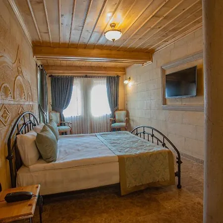 Cratus Stone Palace Гореме