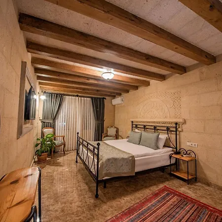 Hotel Cratus Stone Palace