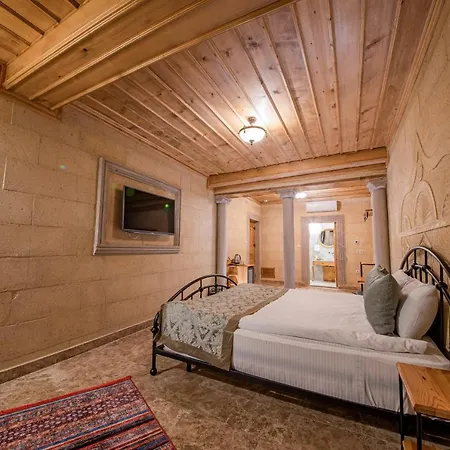 Hotel Cratus Stone Palace