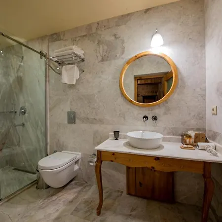 Cratus Stone Palace Гореме