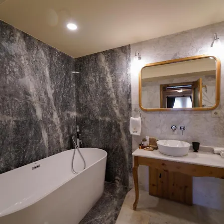 Cratus Stone Palace ギョレメ