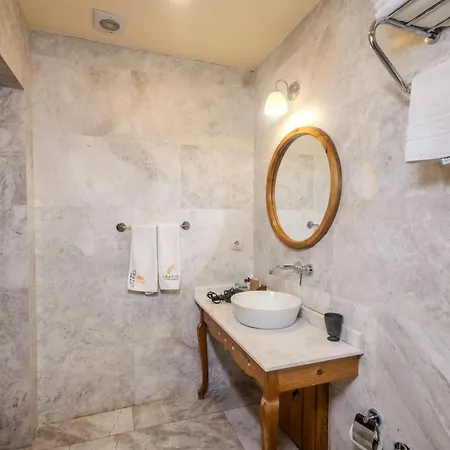 Hotel Cratus Stone Palace Göreme