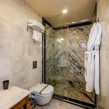 Cratus Stone Palace Hotel