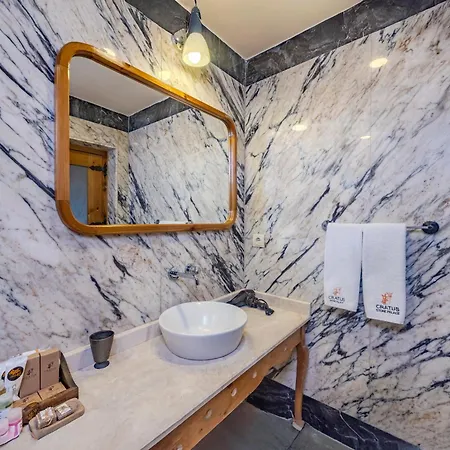 Cratus Stone Palace Hotel 5*