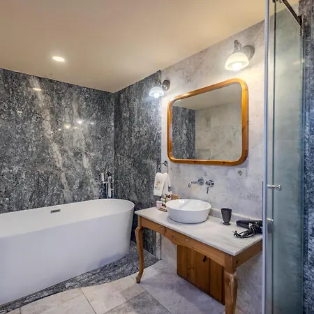 Cratus Stone Palace 5*