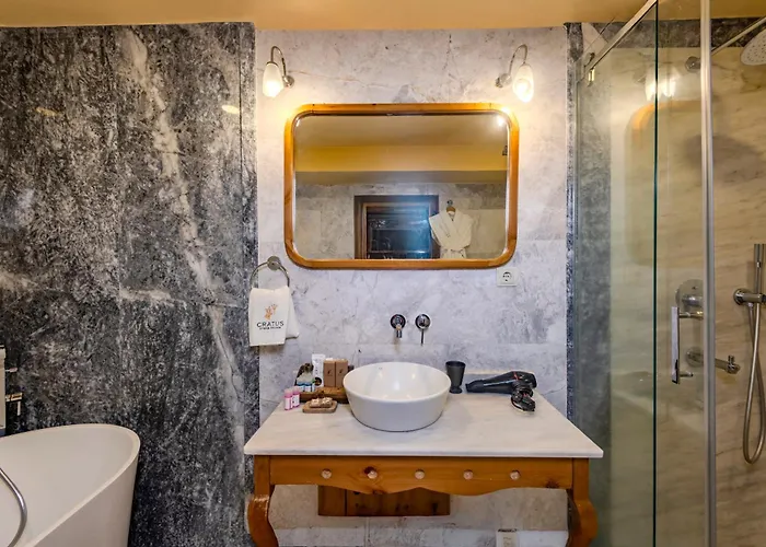 Hotel Cratus Stone Palace 5*