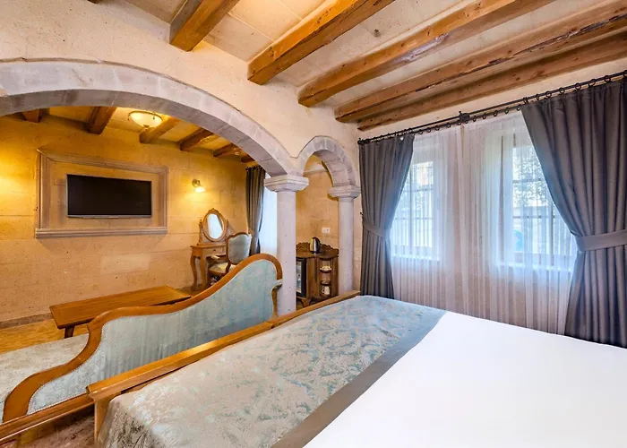 Hotel Cratus Stone Palace