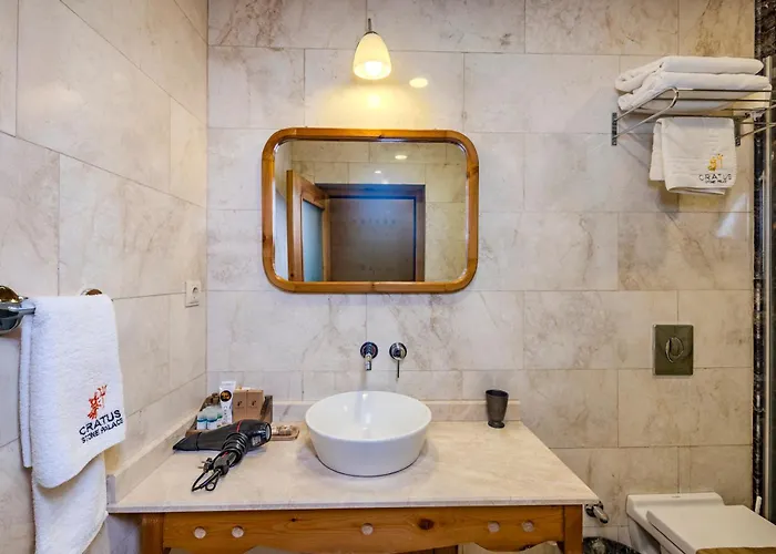 Hotel Cratus Stone Palace