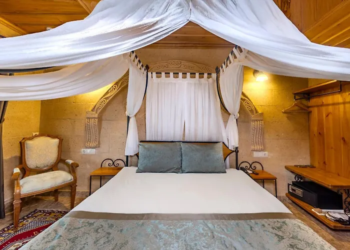 Hotel Cratus Stone Palace